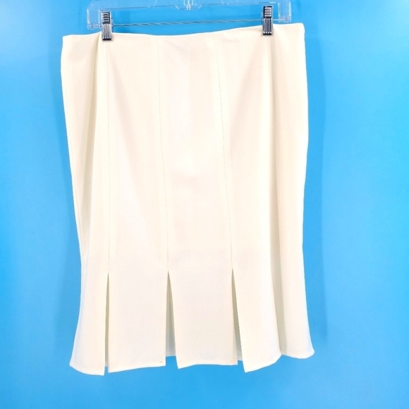 Tapemeasure ivory pleated skirt 12 - Picture 1 of 10